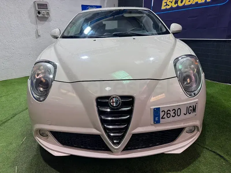 Usado Alfa Romeo MiTo Distinctive 105 CV (77 kW) 2015 Beige Utilitario