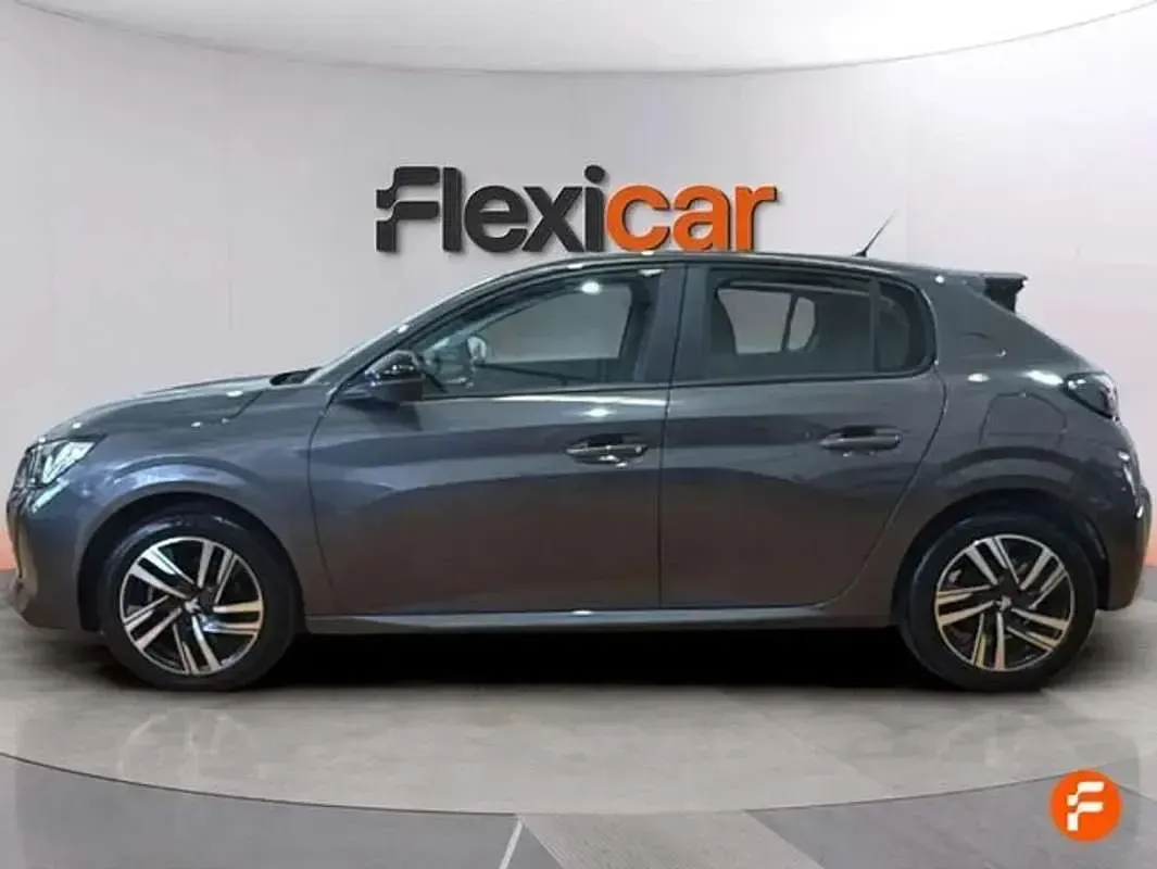 Usado Peugeot 208 Active 102 CV (75 kW) 2023 Gris Utilitario