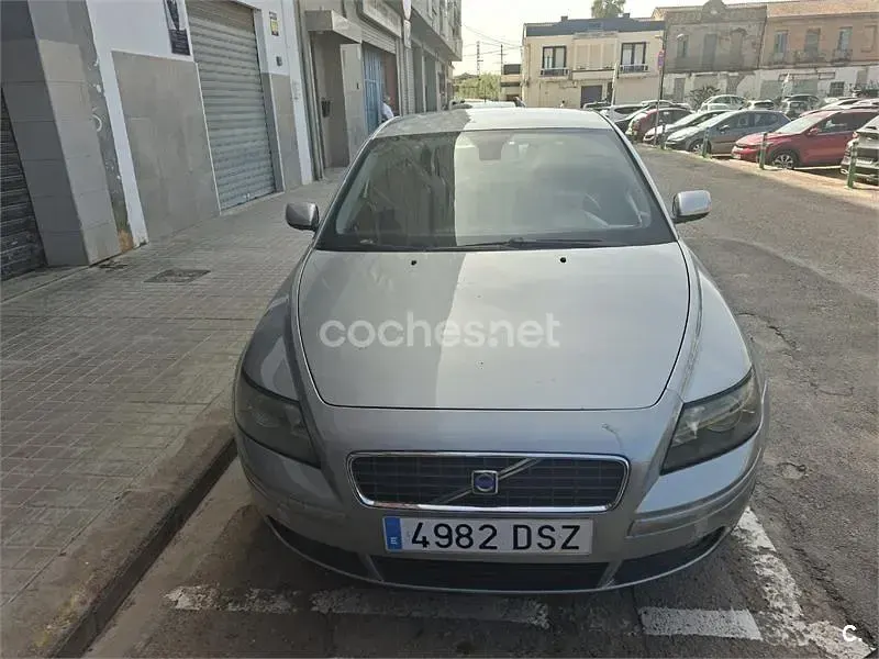 Usado Volvo S40 Summum 125 CV (91 kW) 2005 Gris / plata Berlina