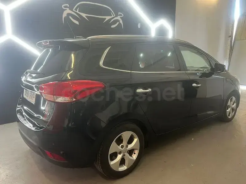 Usado Kia Carens 136 CV (100 kW) 2013 Negro Monovolumen