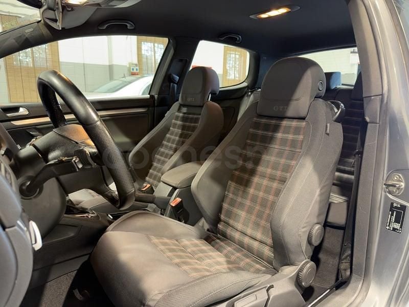 Usado VW Golf IV GTI 200 CV (147 kW) 2005 Gris / plata Berlina