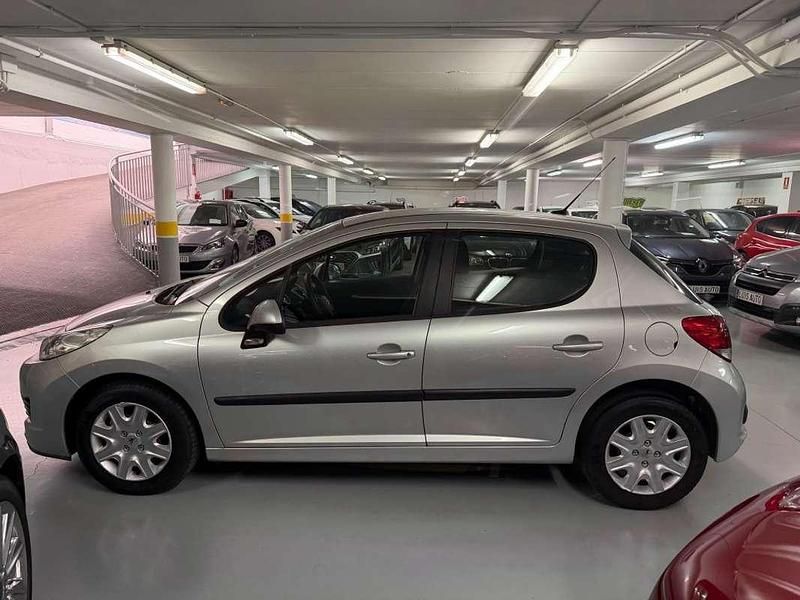 Usado Peugeot 207 Sportium 95 CV (69 kW) 2010 Gris Utilitario