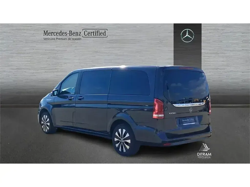 Usado Mercedes V250 190 CV (139 kW) 2023 Gris Monovolumen