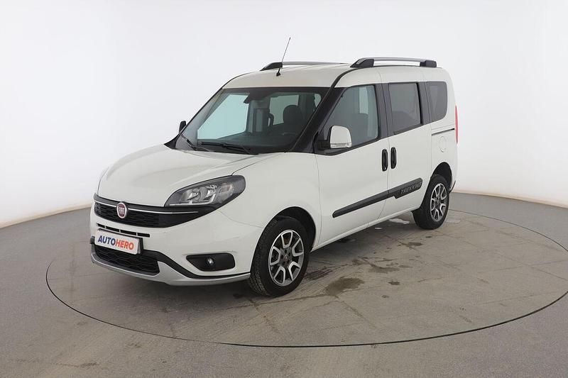 Usado Fiat Doblò Trekking 120 CV (88 kW) 2019 Blanco Monovolumen