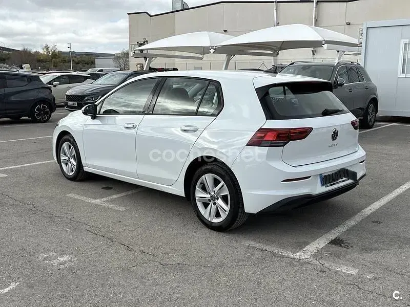 Usado VW Golf VIII 115 CV (84 kW) 2022 Blanco Berlina