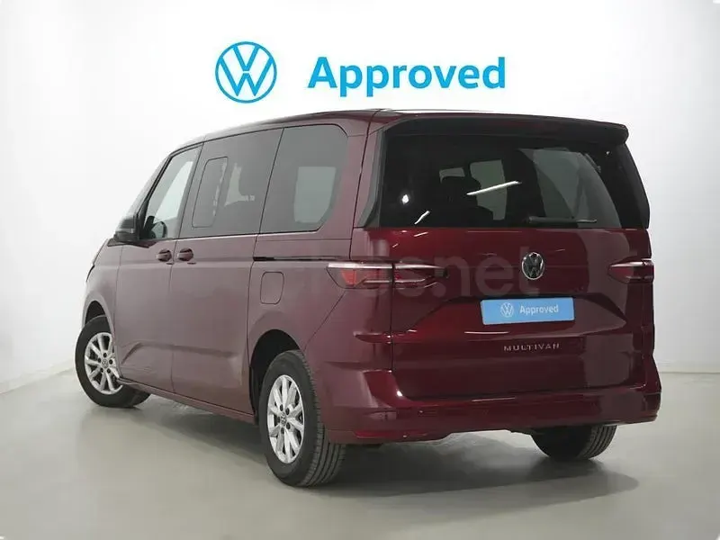 Usado VW Multivan 150 CV (110 kW) 2025 Rojo Monovolumen