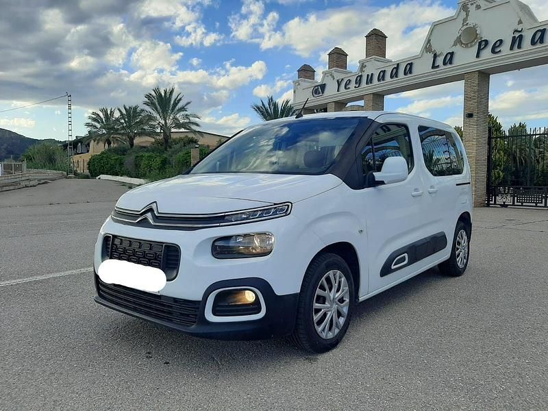 Usado Citroën Berlingo Feel 100 CV (73 kW) 2020 Blanco Monovolumen