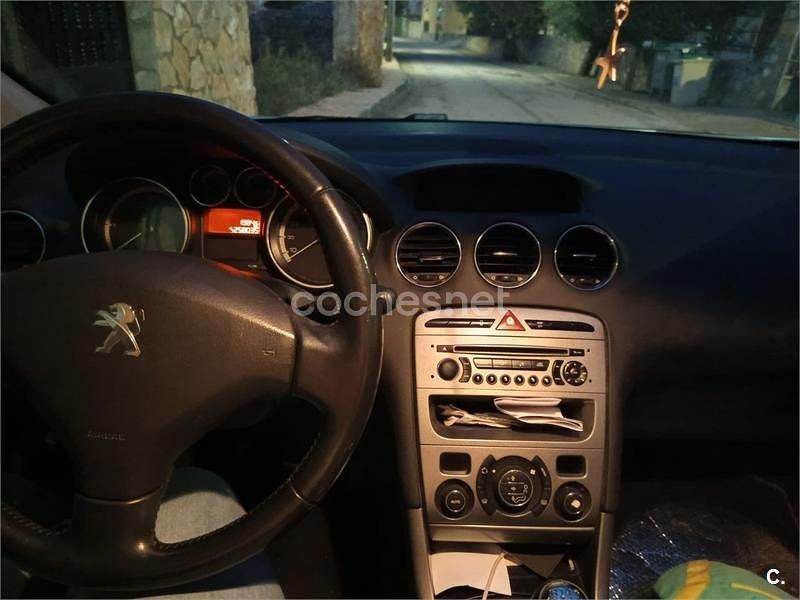 Usado Peugeot 308 SW Active 112 CV (82 kW) 2012 Gris / plata Familiar