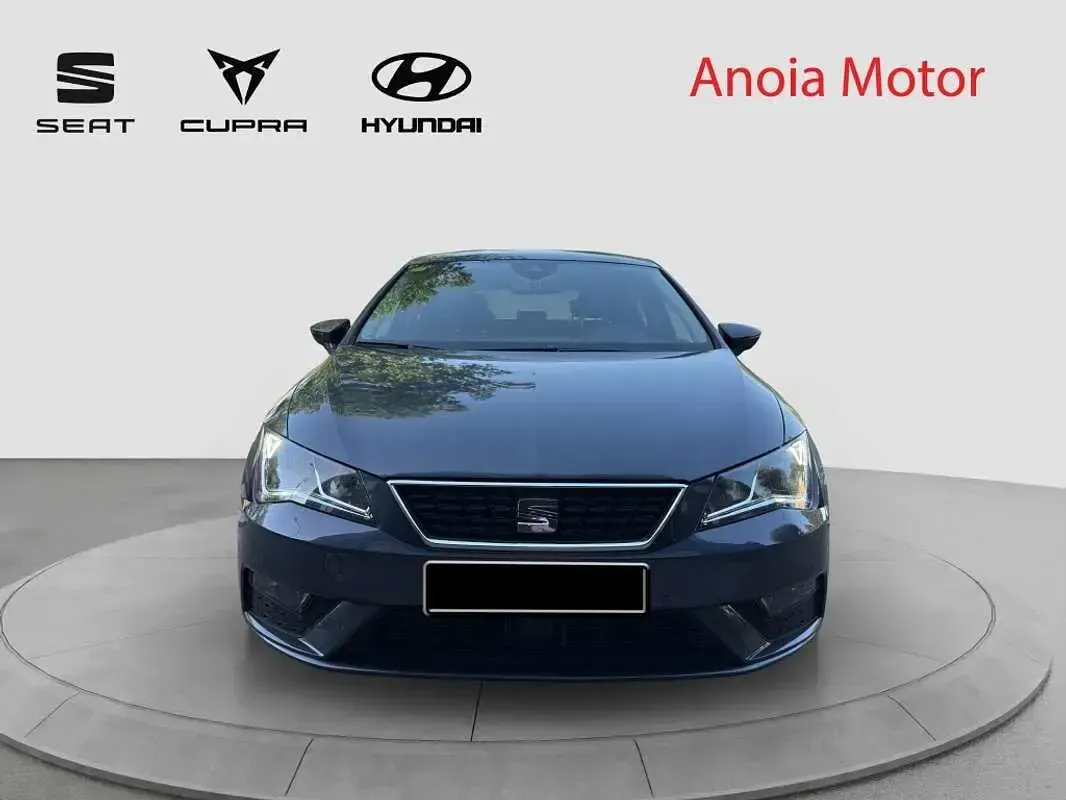 Usado Seat Leon Style 131 CV (96 kW) 2020 Gris Utilitario