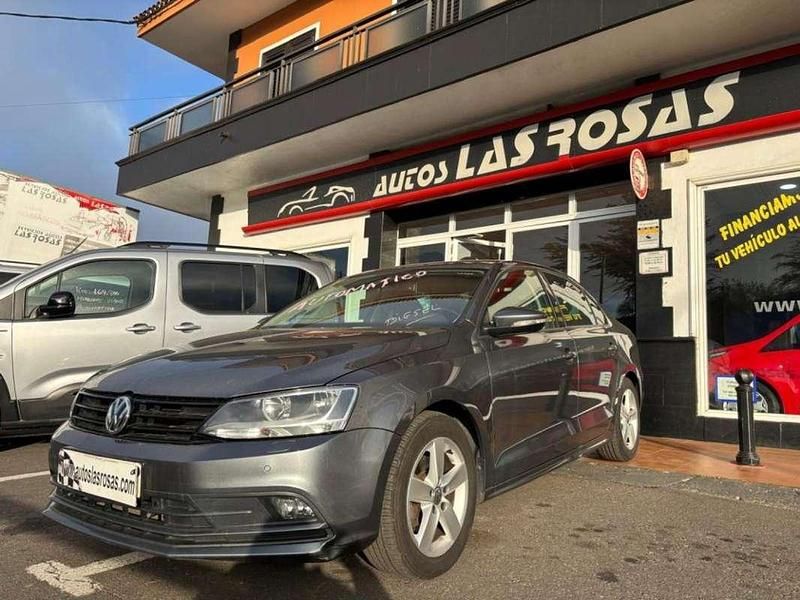 Negro Usado 2011 VW Jetta Advance Utilitario | 7900 € (Precio justo) - Imagen 1/4