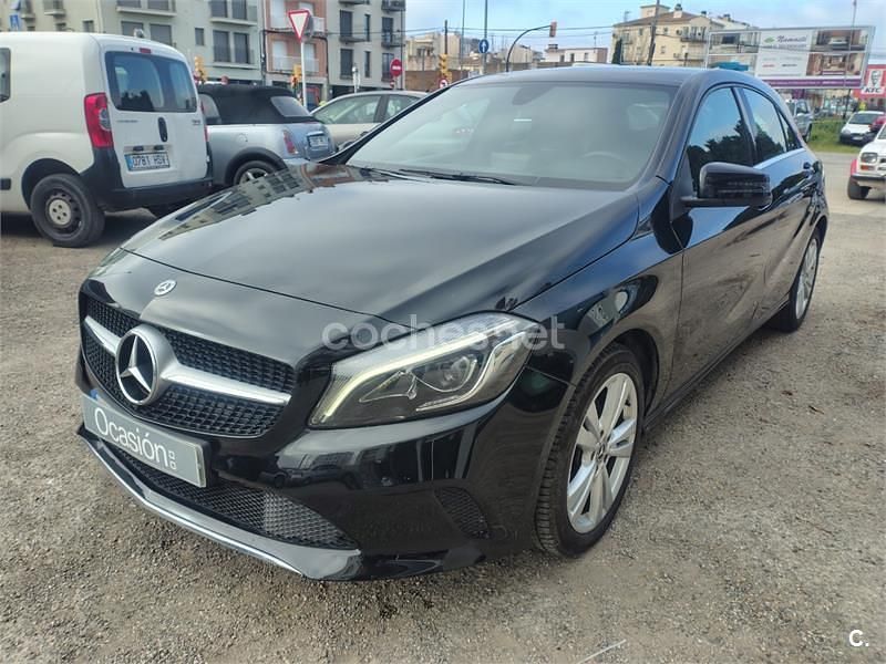 Usado Mercedes A180 122 CV (89 kW) 2018 Negro Berlina