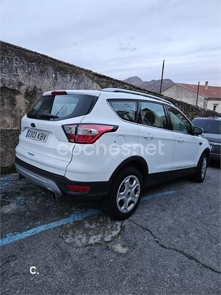 Usado Ford Kuga Vignale 120 CV (88 kW) 2017 Blanco SUV