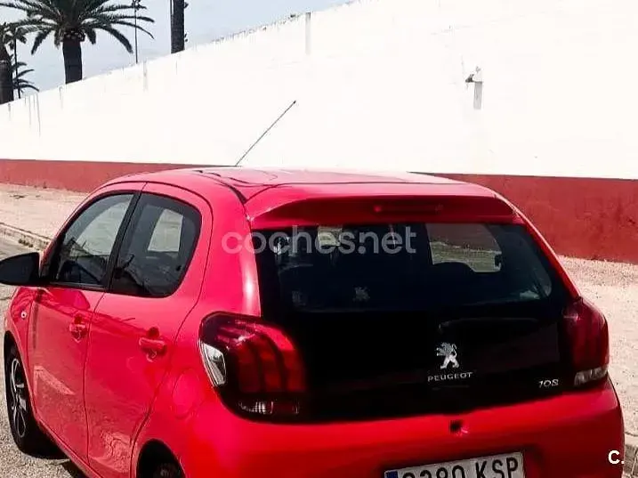 Usado Peugeot 108 Allure 72 CV (52 kW) 2018 Rojo Berlina