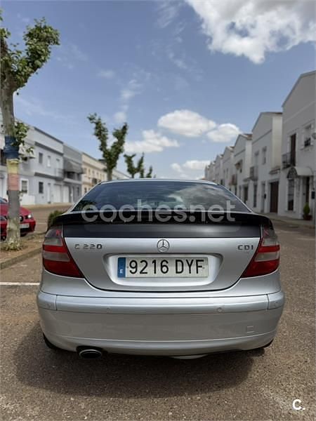 Käytetty Mercedes C220 Sport Edition 150 HP (110 kW) 2006 Harmaa Sedan