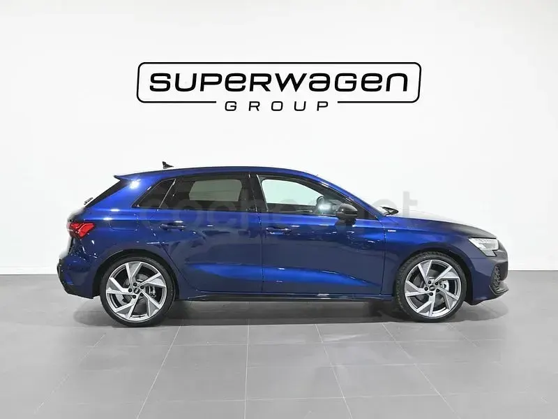 Usado Audi A3 Comfort 150 CV (110 kW) 2025 Azul Berlina