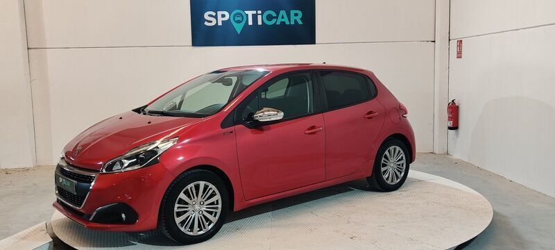 Rojo Usado 2019 Peugeot 208 Signature Sky Utilitario | 12.995 € (Un poco caro) - Imagen 1/4