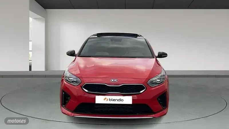 Usado Kia ProCeed GT-Line 120 CV (88 kW) 2019 Rojo Familiar