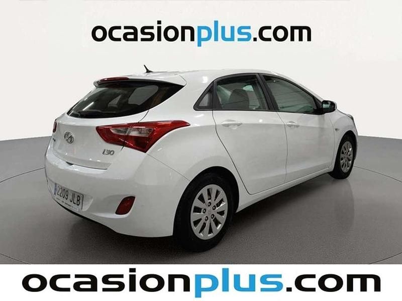 Usado Hyundai i30 110 CV (80 kW) 2016 Blanco Utilitario