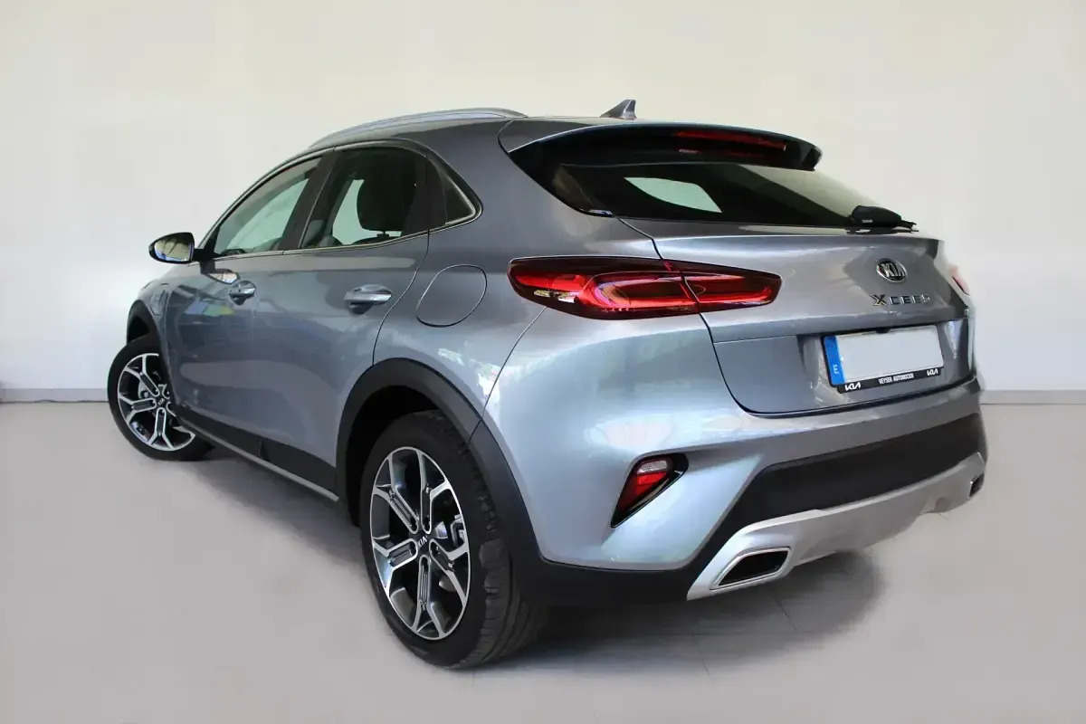 Usado Kia XCeed 141 CV (103 kW) 2021 Gris SUV