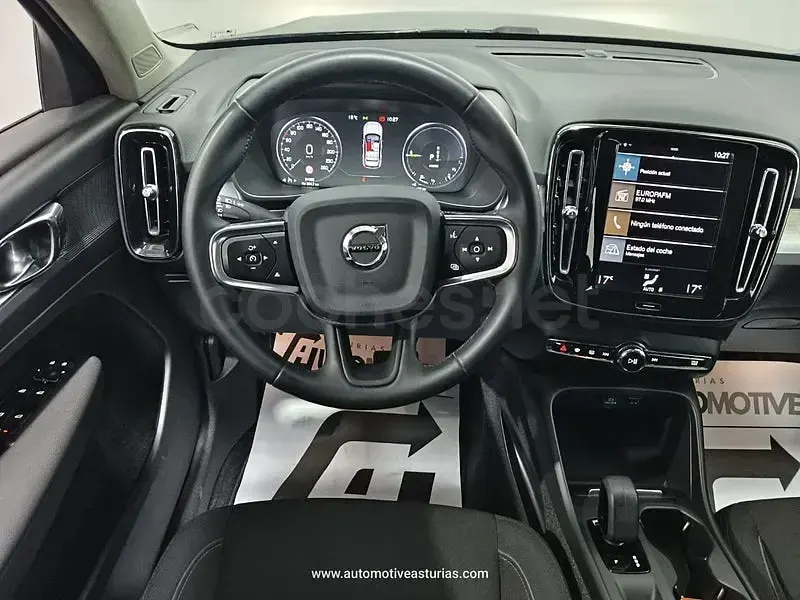Begagnad Volvo XC40 Inscription 262 HK (192 kW) 2021 Blå SUV