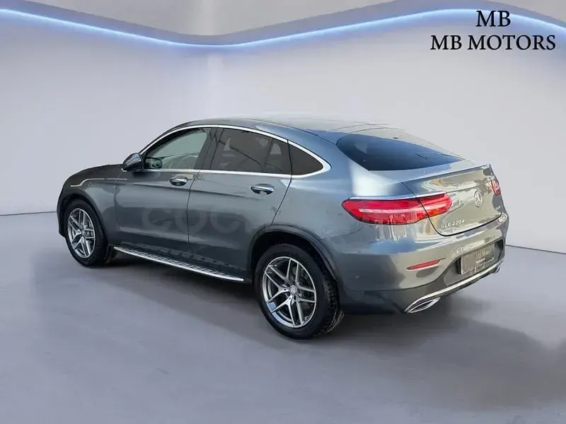 Usado Mercedes GLC220 170 CV (125 kW) 2017 Blanco SUV