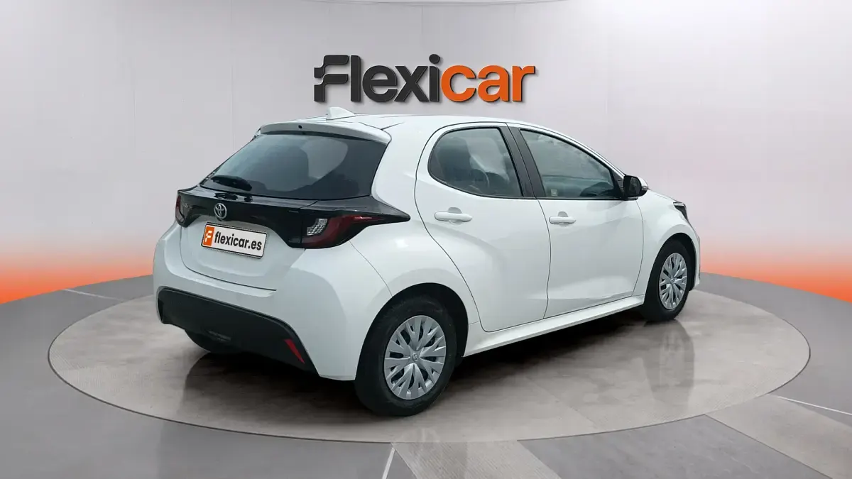 Usado Toyota Yaris Edition 125 CV (91 kW) 2023 Blanco Utilitario