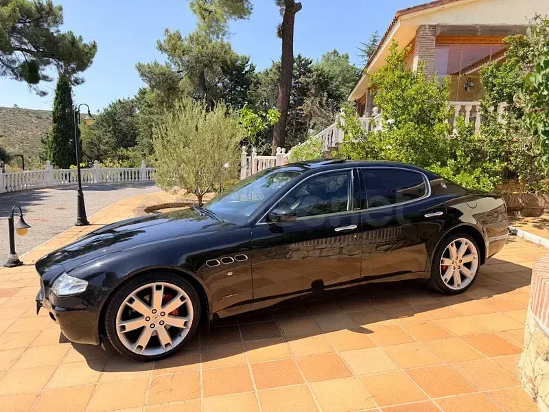 Usado Maserati Quattroporte GT 400 CV (294 kW) 2007 Negro Berlina