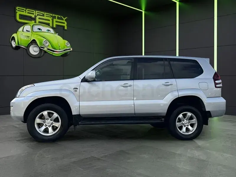 Usado Toyota Land Cruiser 173 CV (127 kW) 2007 Gris / plata SUV