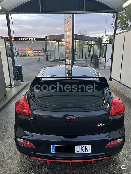 Negro Usado 2015 Kia Ceed Utilitario | 7900 € (Buen precio) - Imagen 1/4