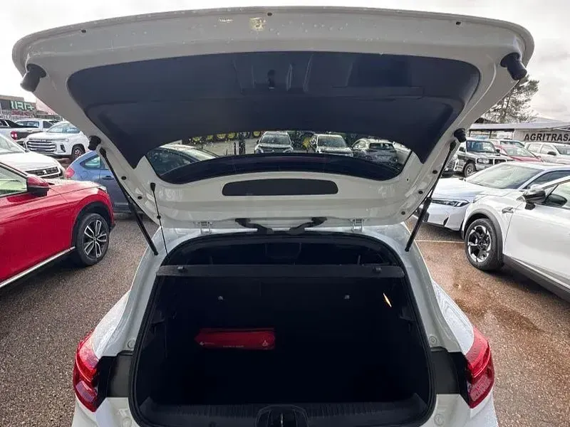 Usado Mitsubishi Colt 143 CV (105 kW) 2023 Blanco Utilitario
