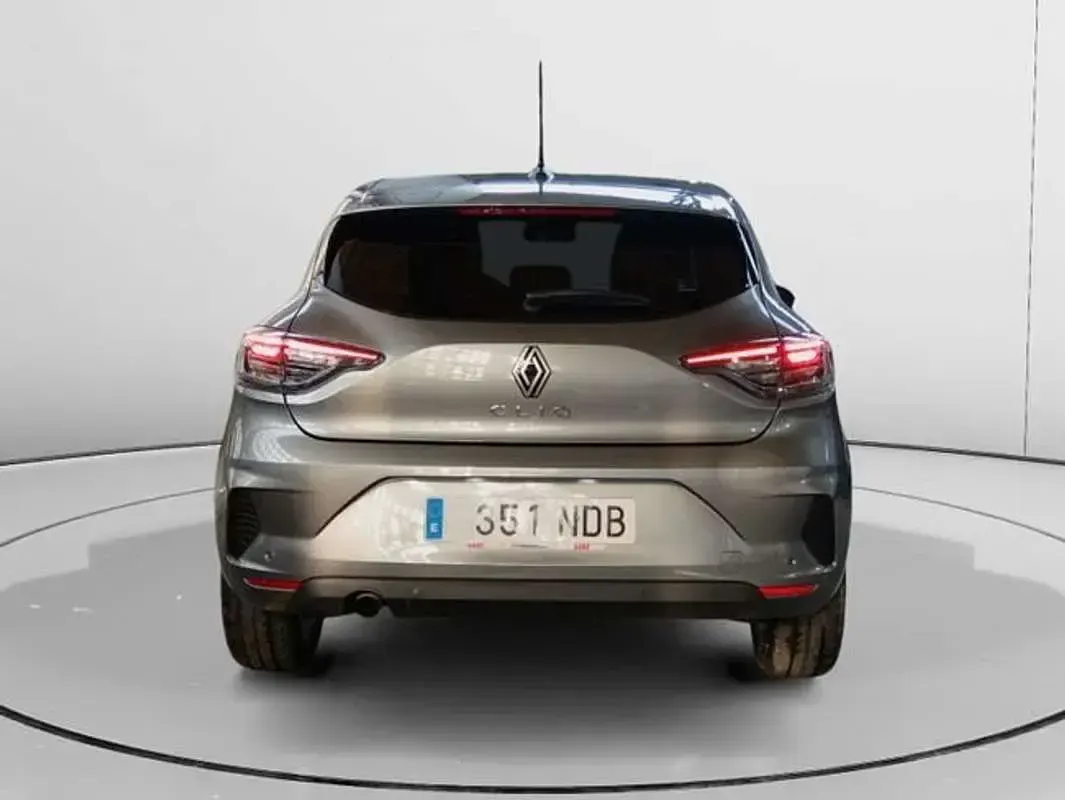 Usado Renault Clio Evolution 101 CV (74 kW) 2025 Gris Utilitario