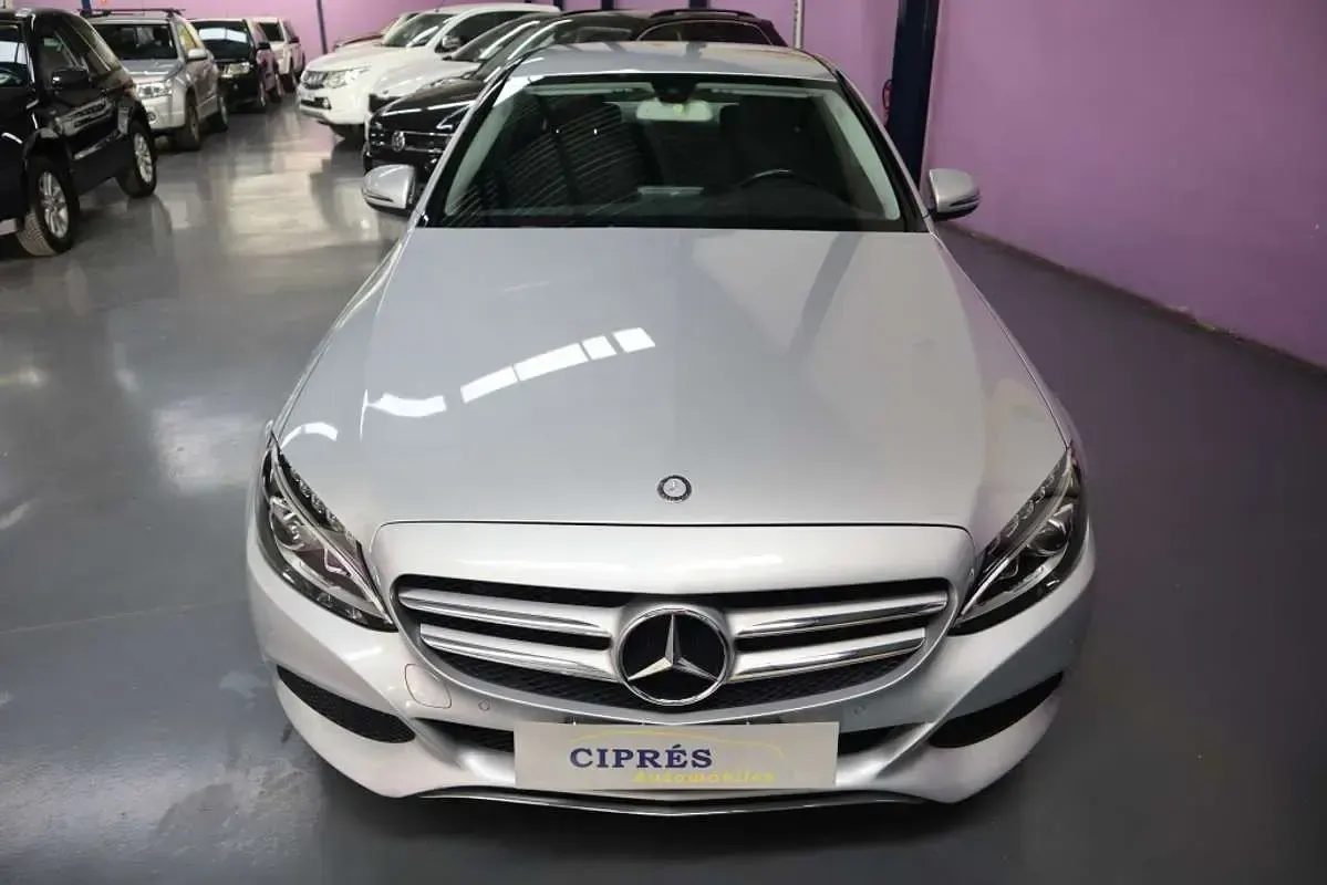 Usado Mercedes C220 170 CV (125 kW) 2017 Plateado Berlina