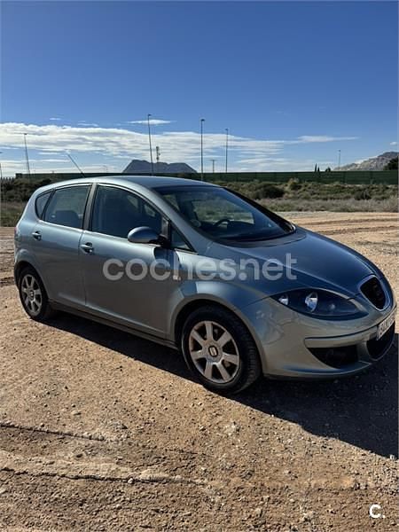 Usado Seat Altea Stylance 102 CV (75 kW) 2005 Azul Monovolumen