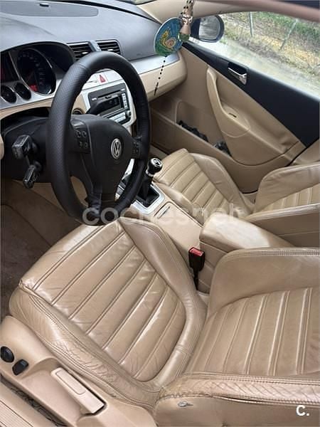 Usado VW Passat Advance 140 CV (102 kW) 2006 Azul Familiar