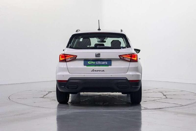 Usado Seat Arona Style 110 CV (80 kW) 2022 Blanco SUV