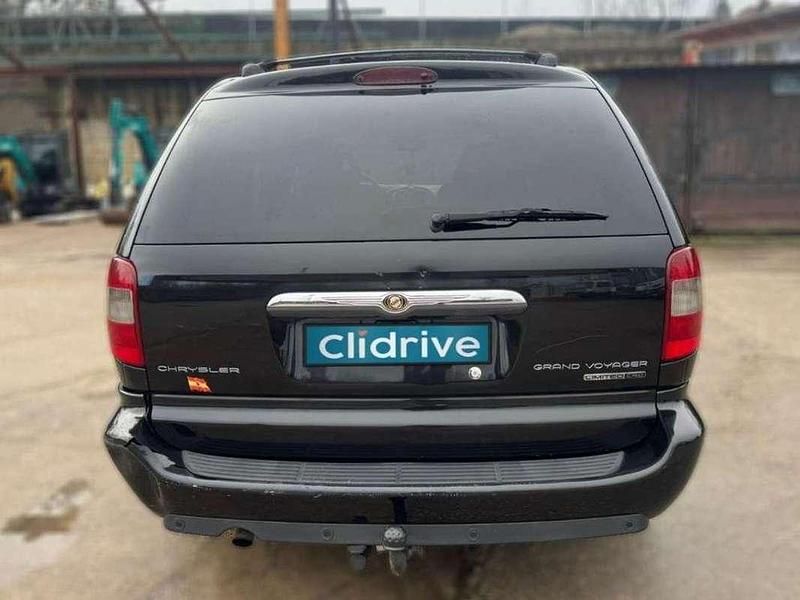 Usado Chrysler Voyager 150 CV (110 kW) 2006 Negro Monovolumen