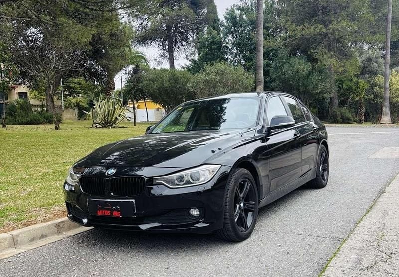Usado BMW 318 Comfort Edition 143 CV (105 kW) 2014 Negro Berlina