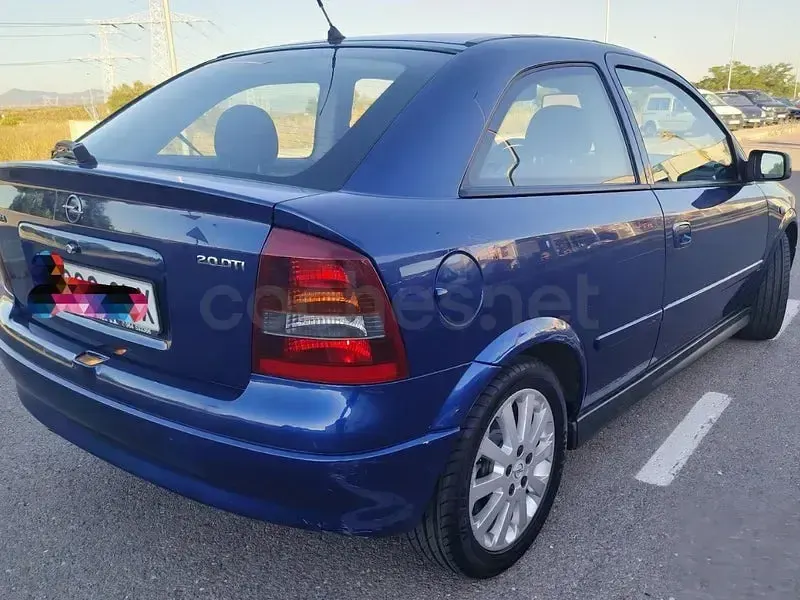 Usado Opel Astra Sport 100 CV (73 kW) 2004 Azul Berlina
