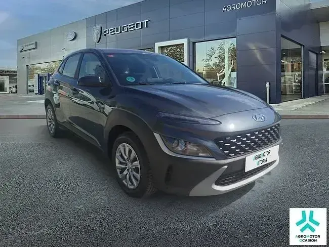 Usado Hyundai Kona 120 CV (88 kW) 2021 Gris SUV