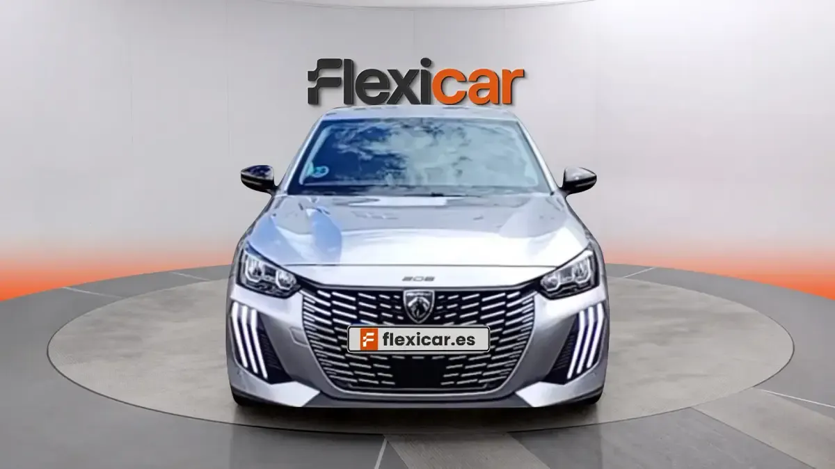 Usado Peugeot 208 Allure 101 CV (74 kW) 2025 Gris Utilitario