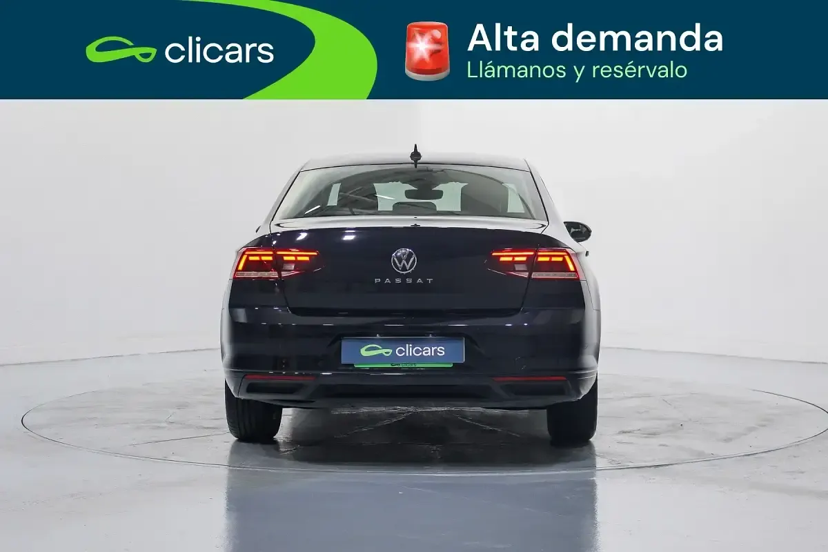 Usado VW Passat Business 122 HP (89 kW) 2022 Azul Carrinha