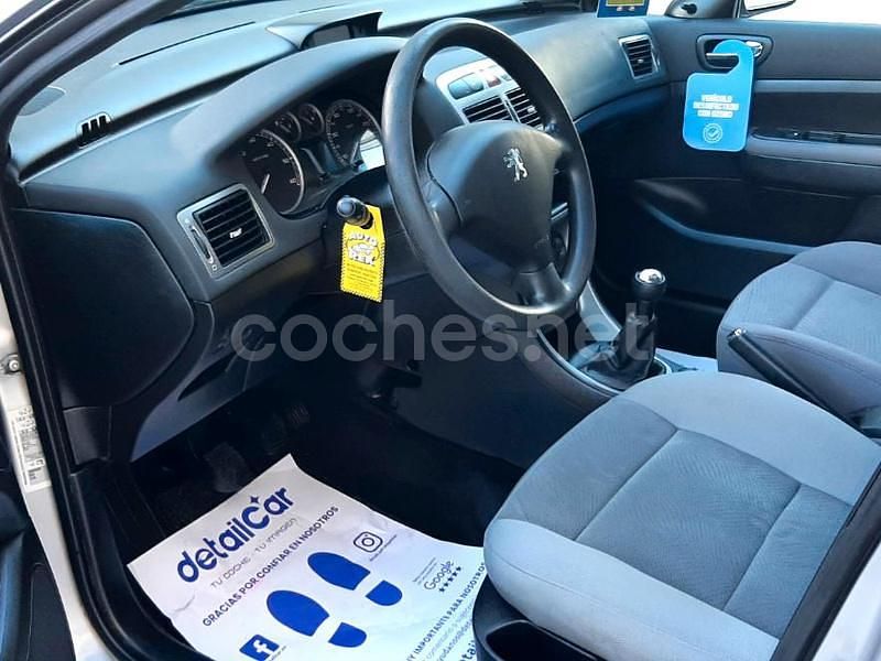 Usado Peugeot 307 90 CV (66 kW) 2004 Gris / plata Berlina