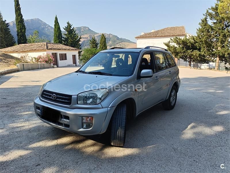Gris / plata Usado 2001 Toyota RAV4 Sol SUV | 6899 € (Precio justo) - Imagen 1/4