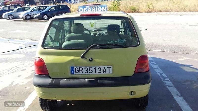 Usado Renault Twingo 2000 Amarillo Utilitario