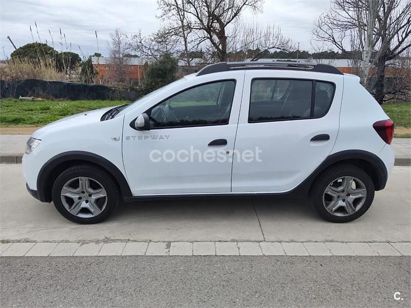 Blanco Usado 2017 Dacia Sandero Stepway Berlina | 8000 € (Buen precio) - Imagen 1/4