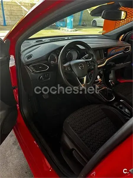 Usado Opel Astra Dynamic 110 CV (80 kW) 2016 Rojo Berlina