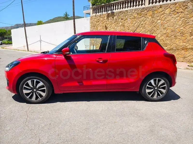 Usado Suzuki Swift GLX 111 CV (81 kW) 2018 Rojo Utilitario