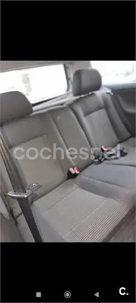 Usado VW Polo Highline 75 CV (55 kW) 2001 Gris / plata Berlina