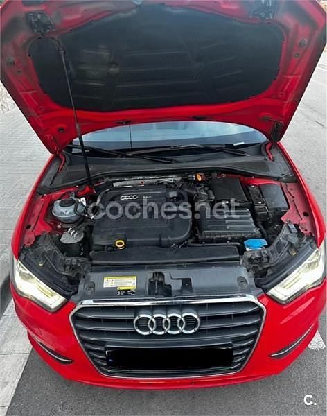 Usado Audi A3 Attraction 150 CV (110 kW) 2013 Rojo Berlina