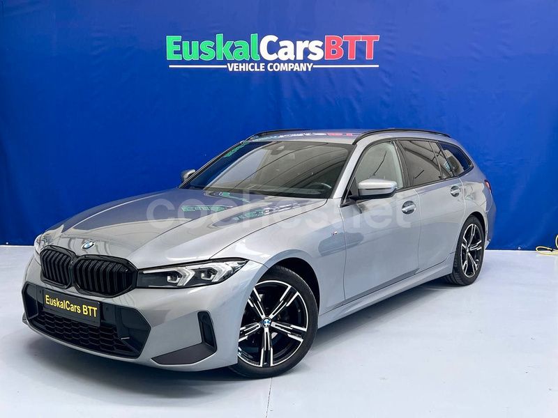 Gris / plata Usado 2023 BMW 318 Comfort Edition Familiar | 31.999 € (Un poco caro) - Imagen 1/4